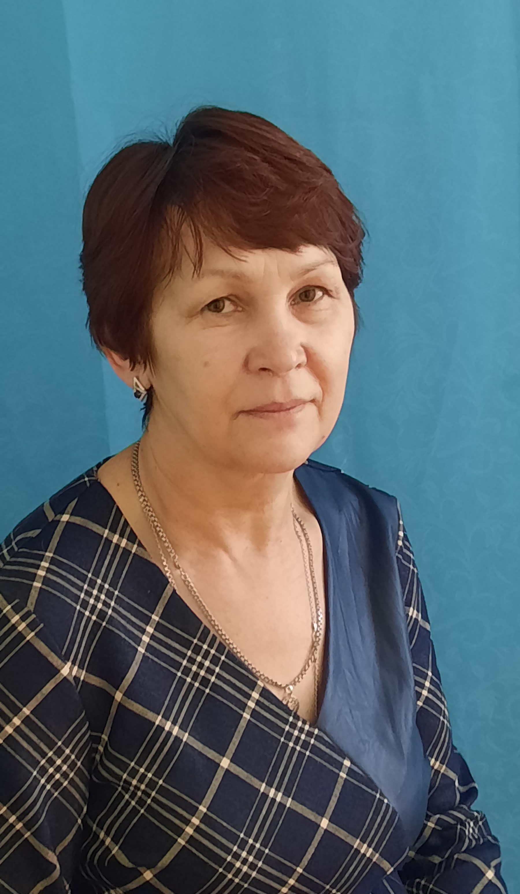 Поплевина Лариса Леонидовна.